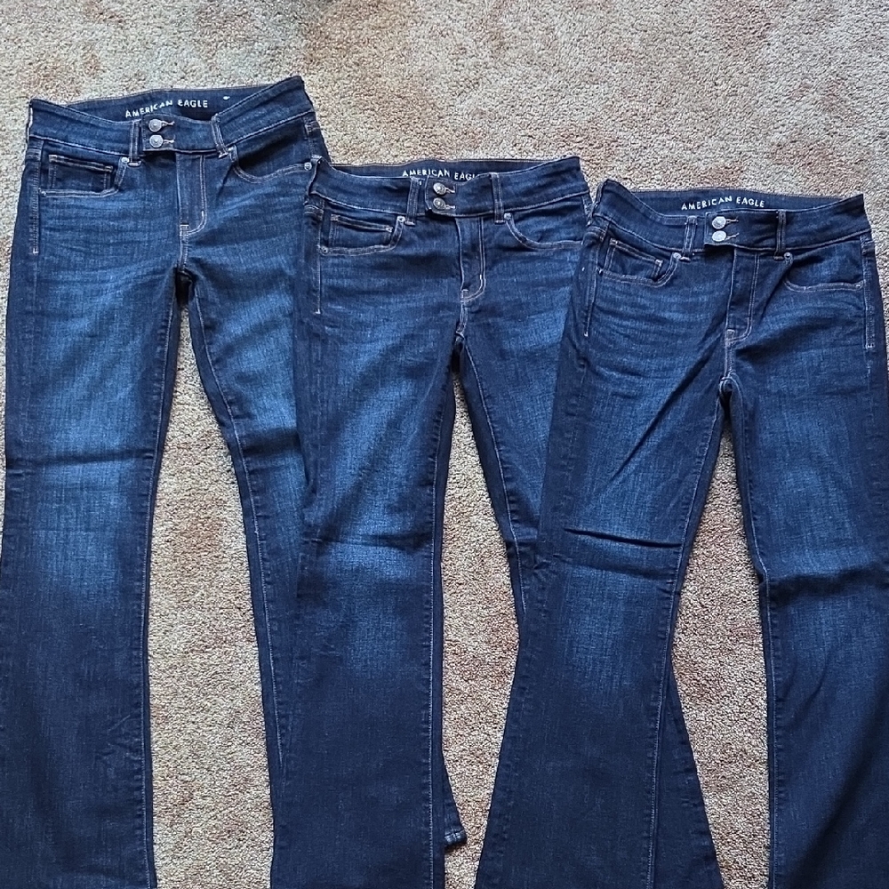 Great Deal! Lot of 3. Like New! American Eagle Size 6 Deep Indigo Boot Cut Jeans